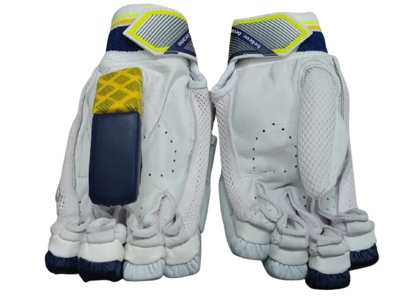 SG LITEVATE Cricket Batting gloves view 3