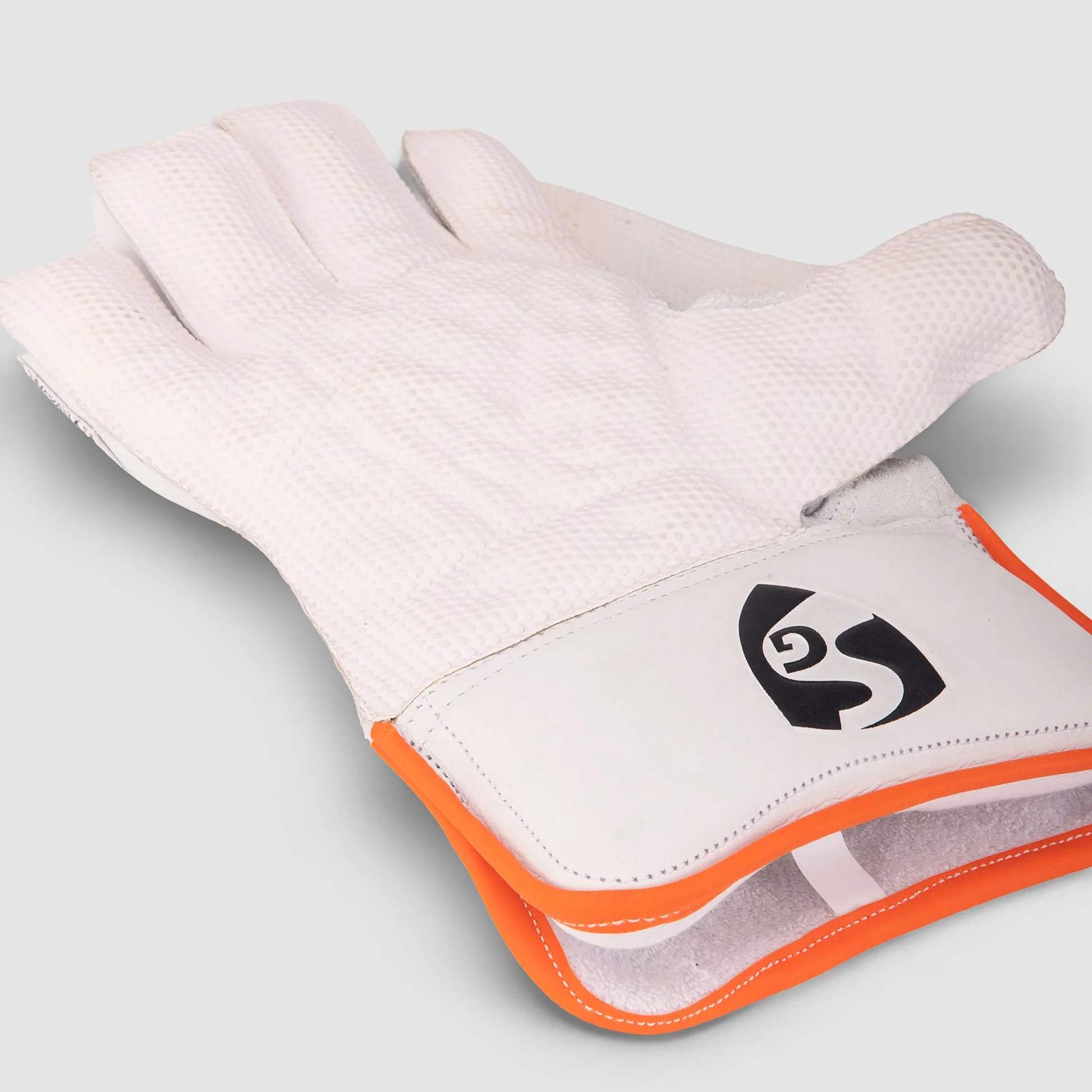 SG RP 17 League Wicket Keeping Gloves view 3