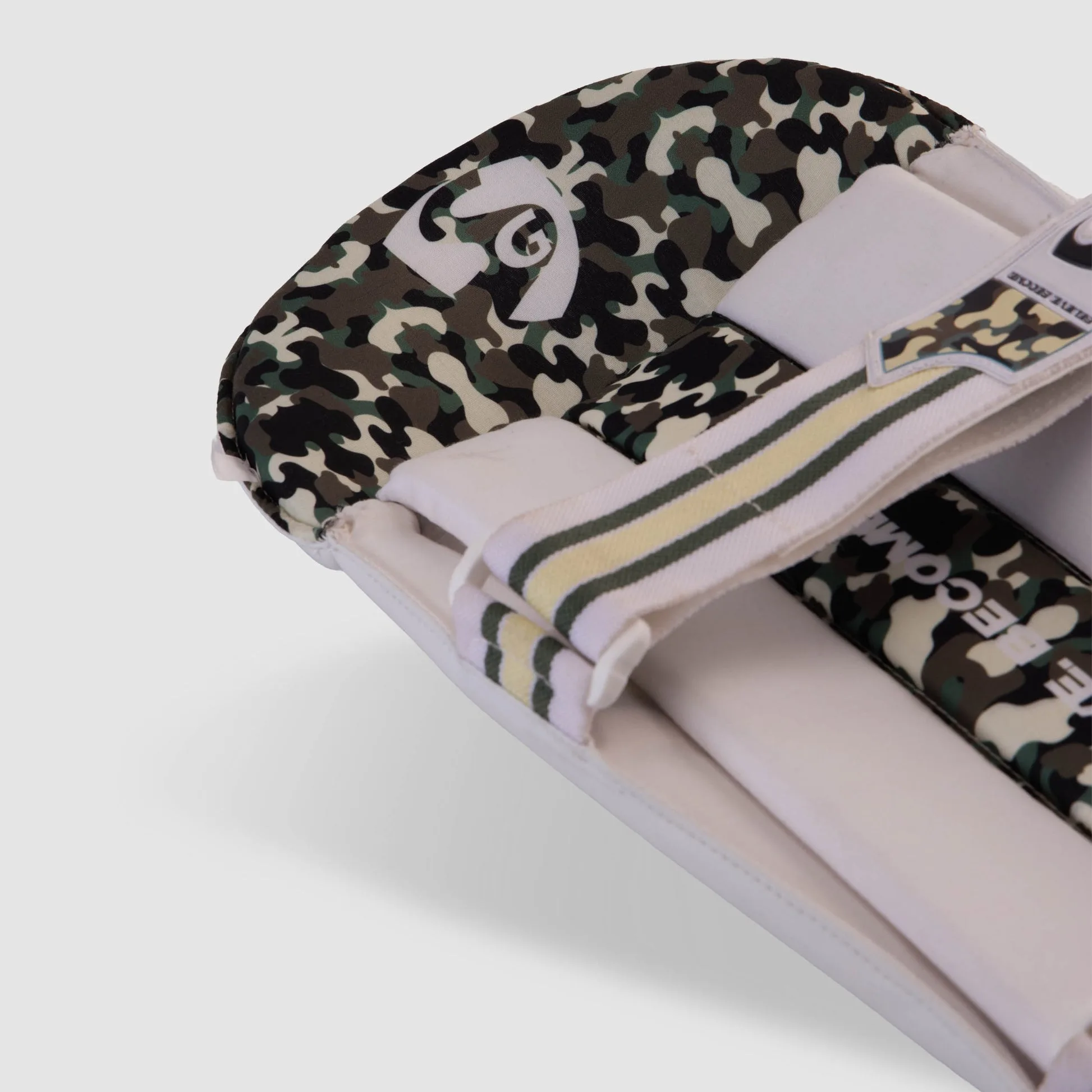 SG Savage Lite Wicket Keeping Pads view 3