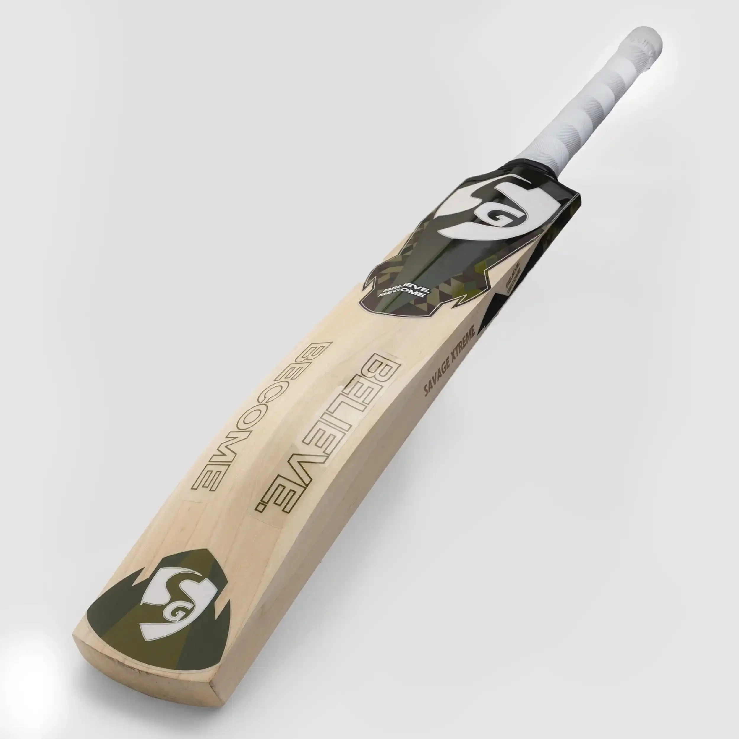 SG Savage Xtreme Cricket Bat